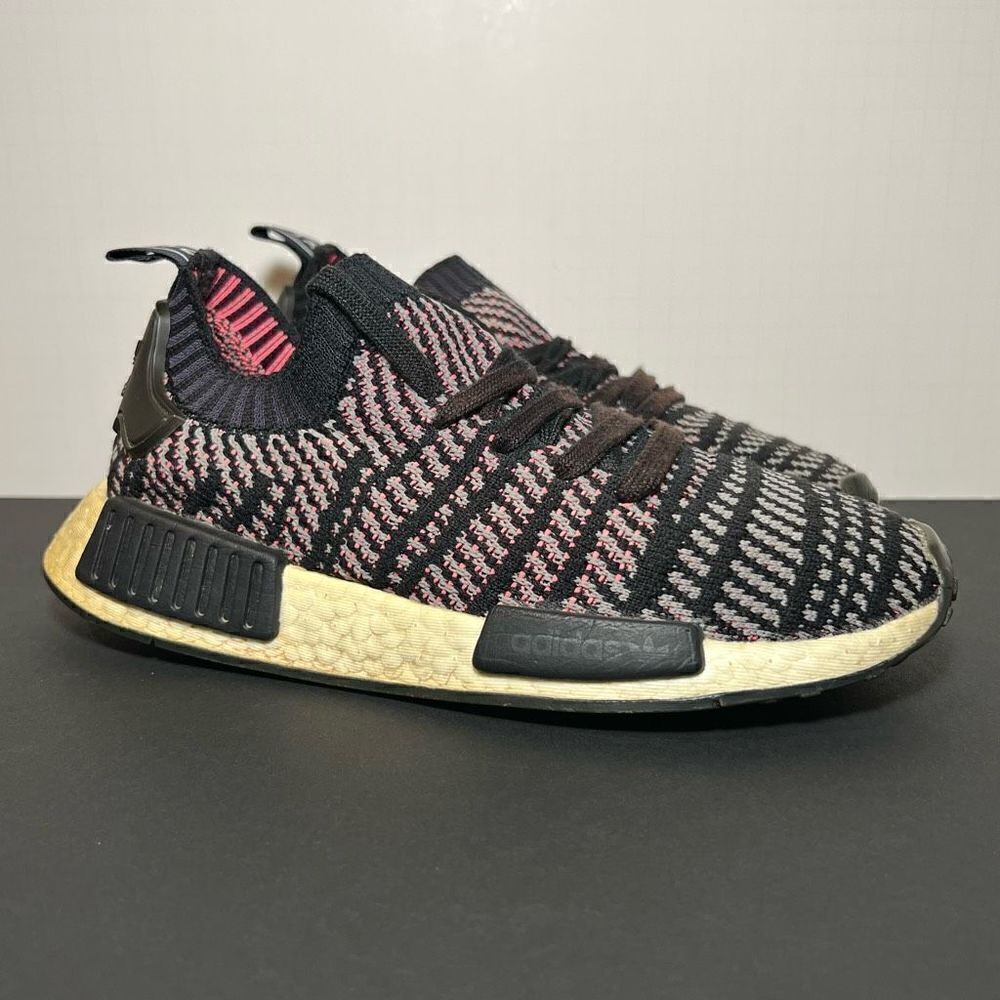 Unisex ADIDAS NMD R1 STLT Solar Pink Athletic Shoes / Size 5M - 6W